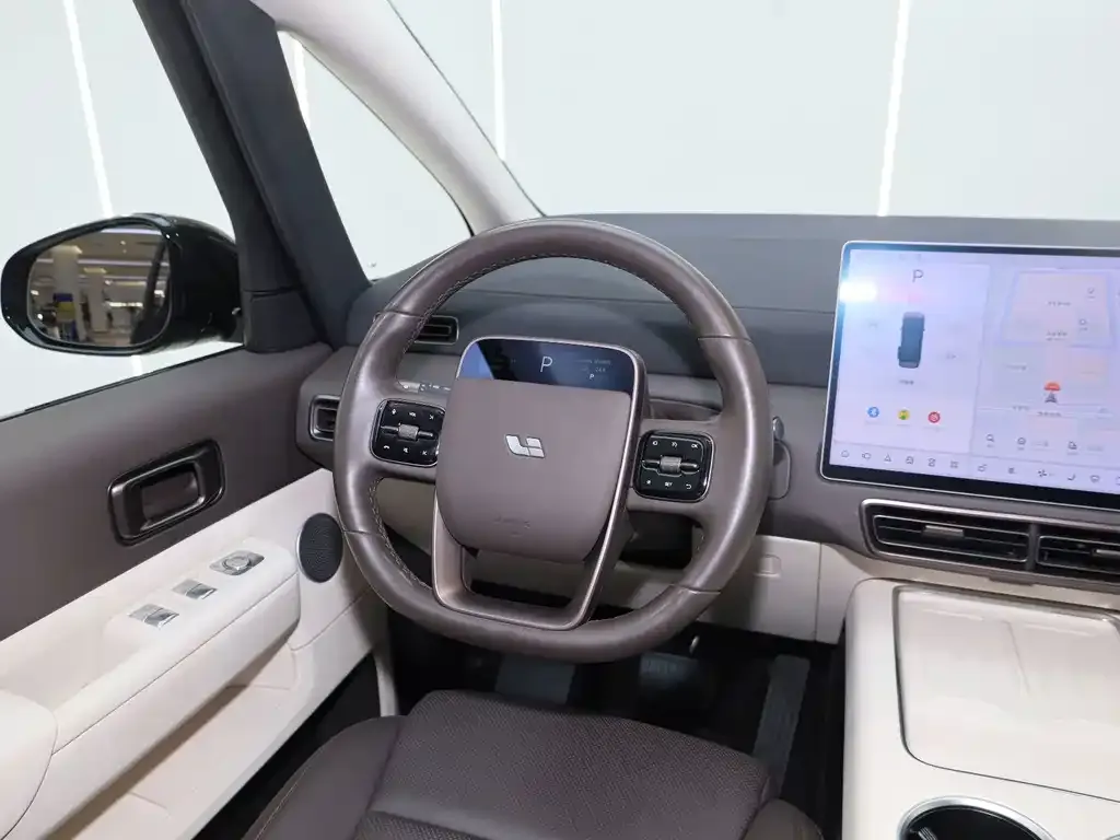 Li Auto MEGA — фото 3