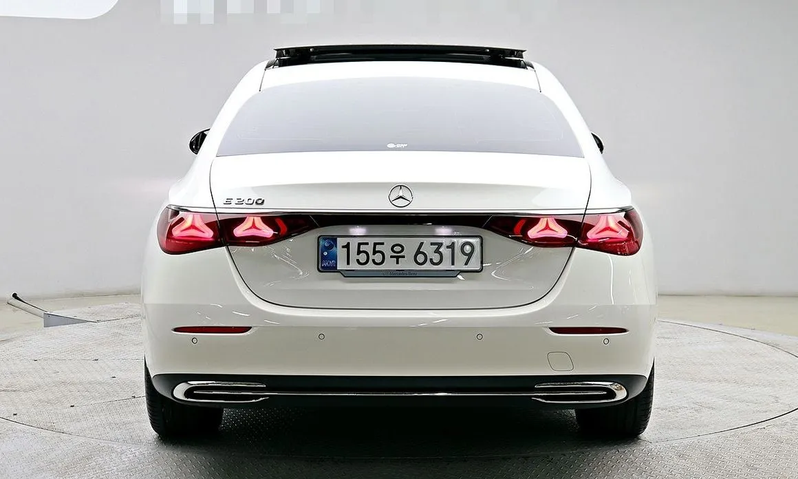 Mercedes-Benz E-Class — фото 10