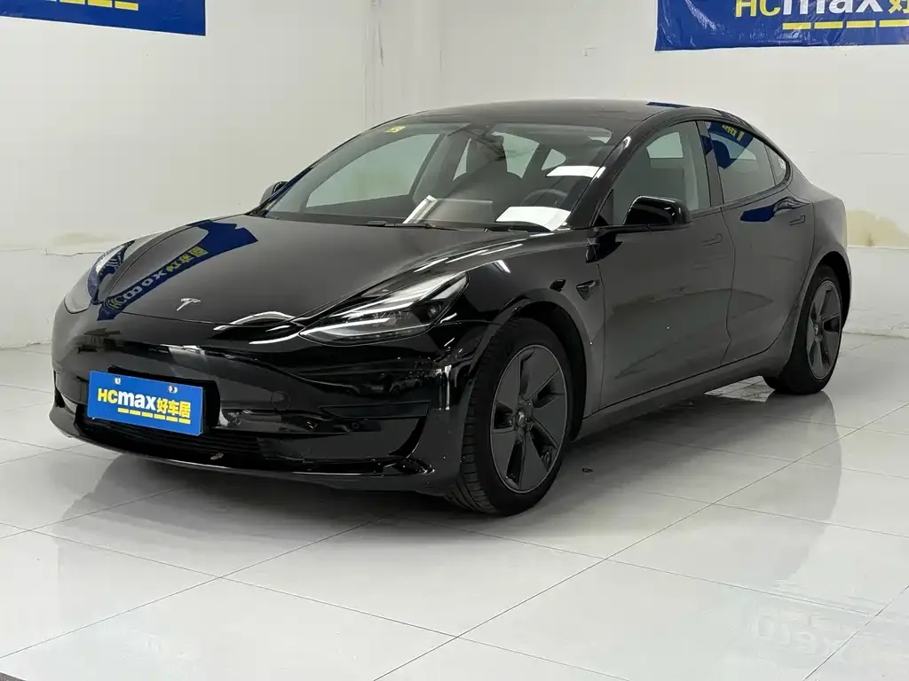 Tesla Model 3 — фото 1
