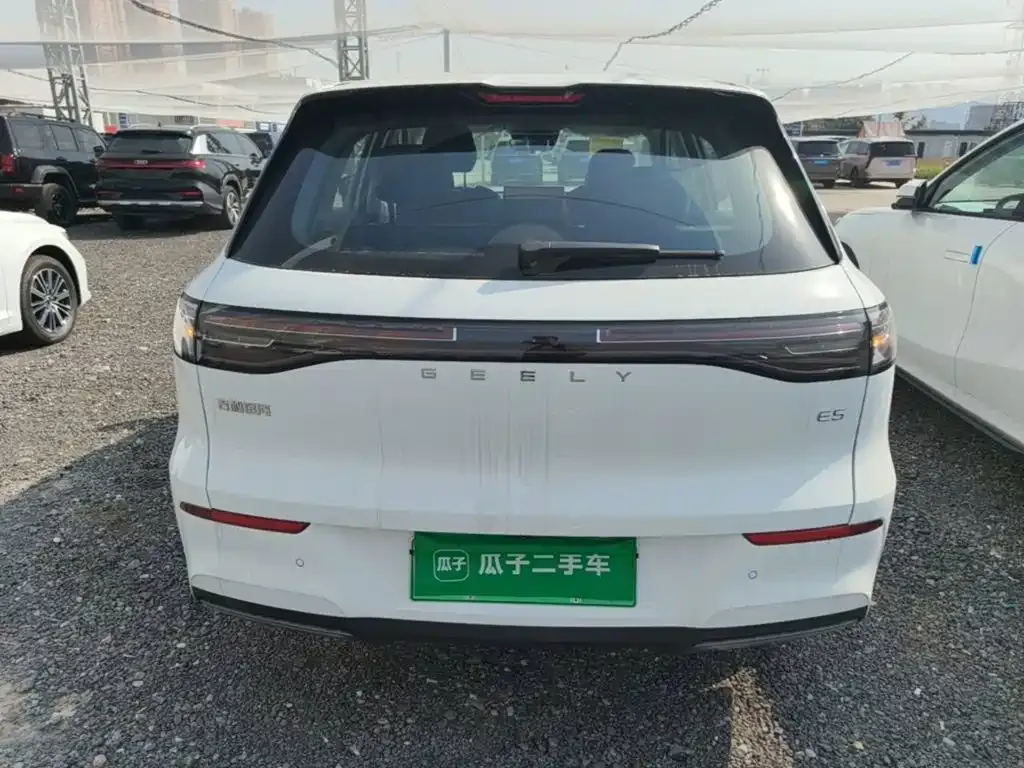 Geely Galaxy E5 — фото 10