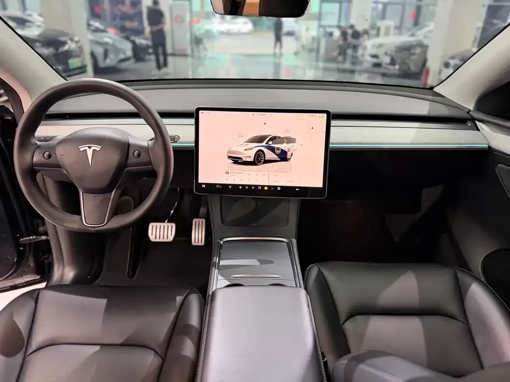 Tesla Model Y — фото 2