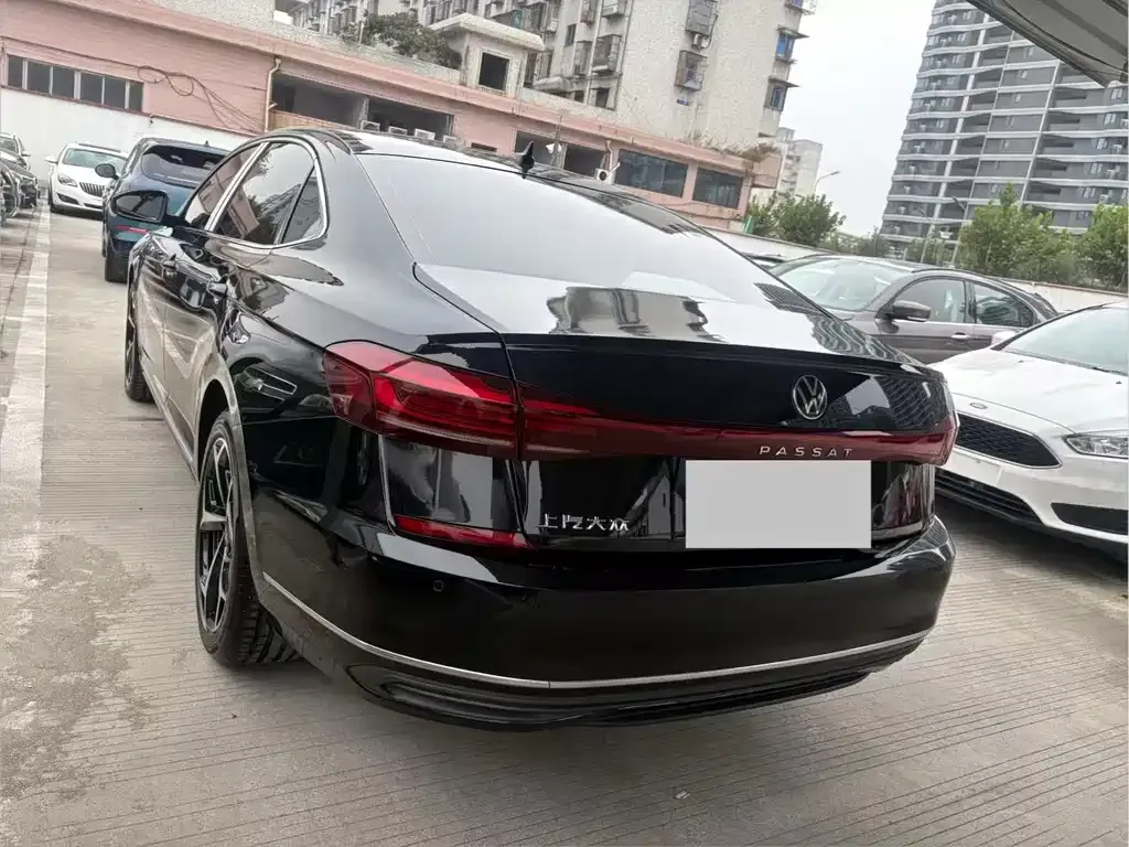 Volkswagen Passat — фото 4