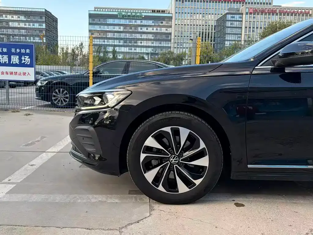 Volkswagen Passat — фото 8