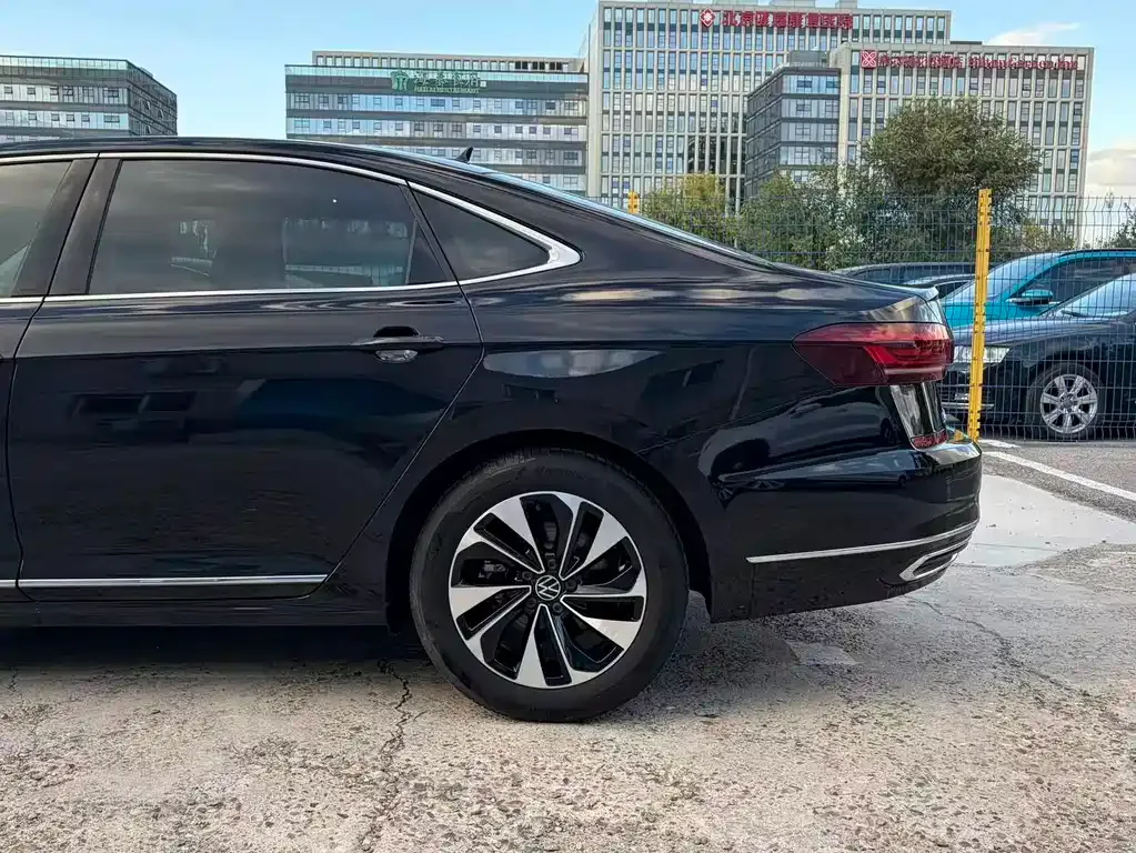 Volkswagen Passat — фото 6