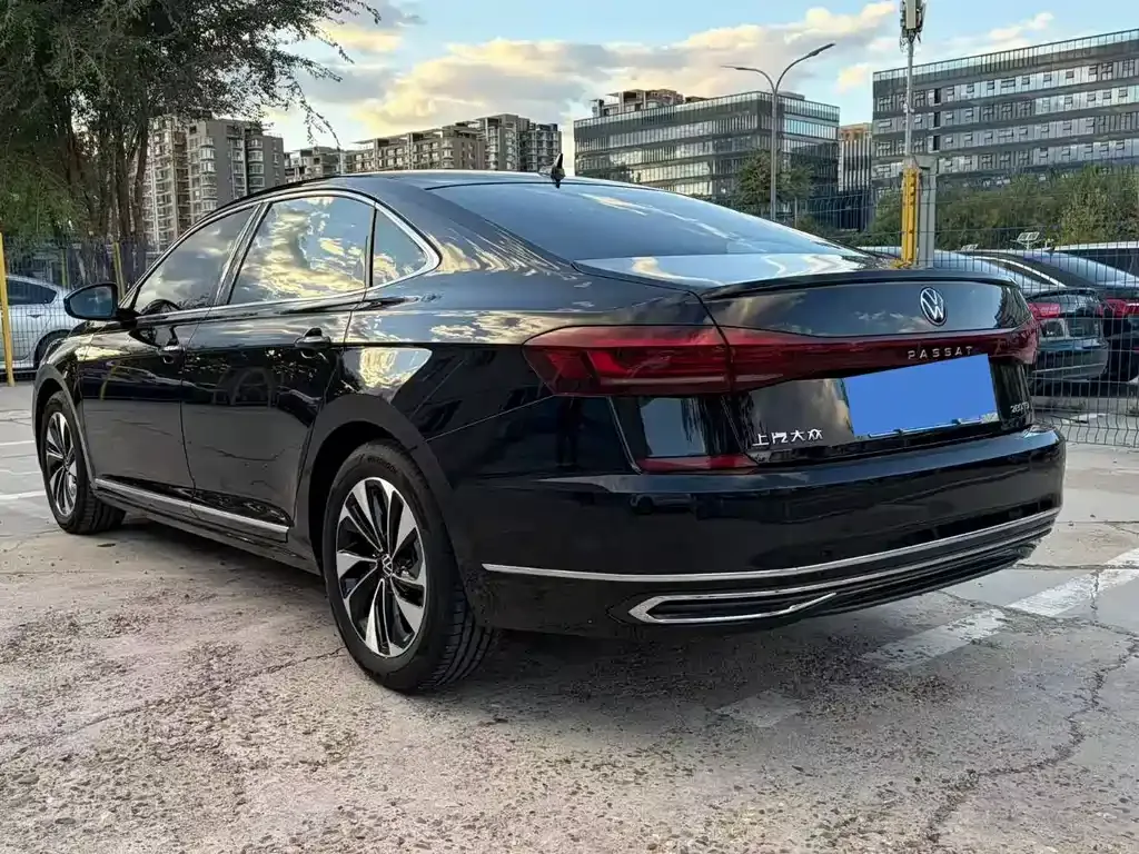 Volkswagen Passat — фото 9