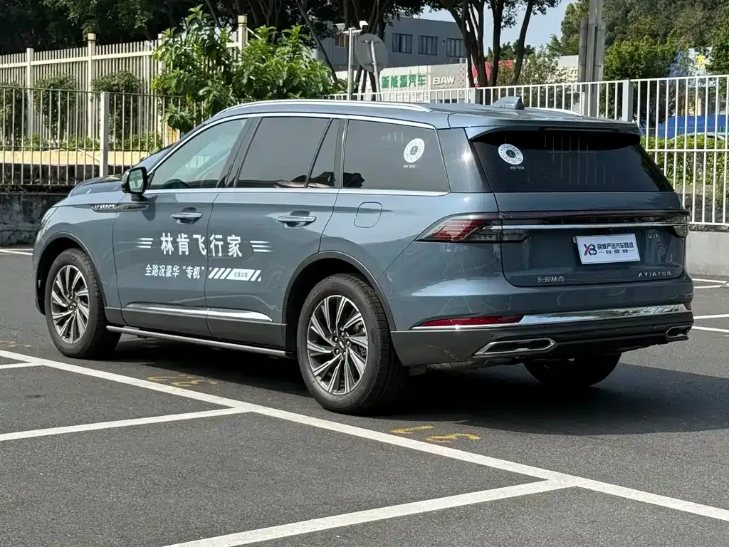 Lincoln Aviator — фото 9