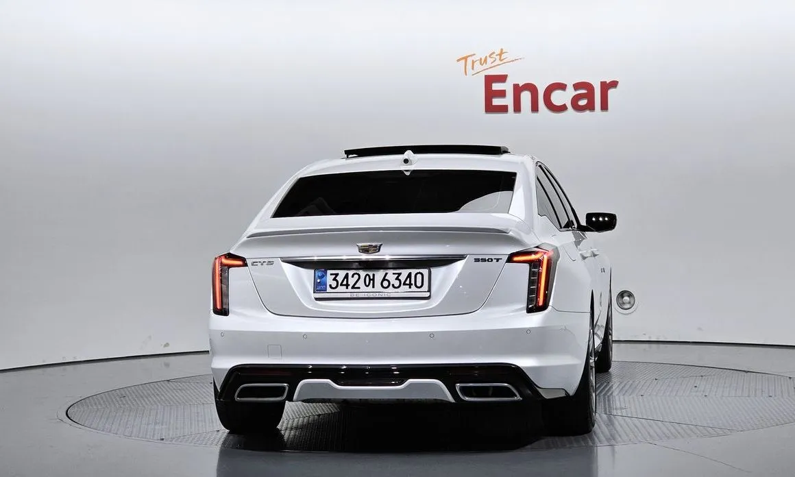 Cadillac CT5 — фото 8