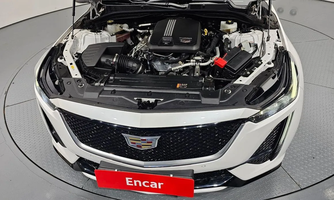 Cadillac CT5 — фото 10
