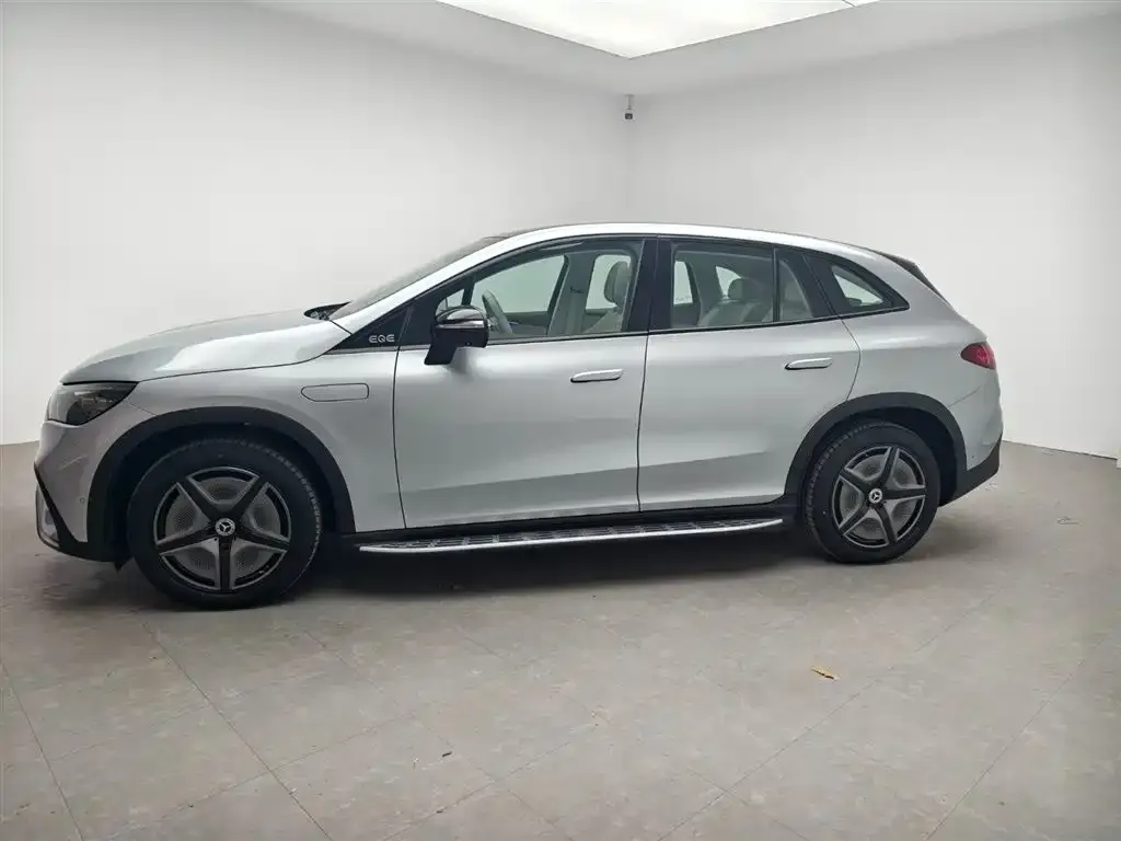Mercedes-Benz EQE SUV — фото 3