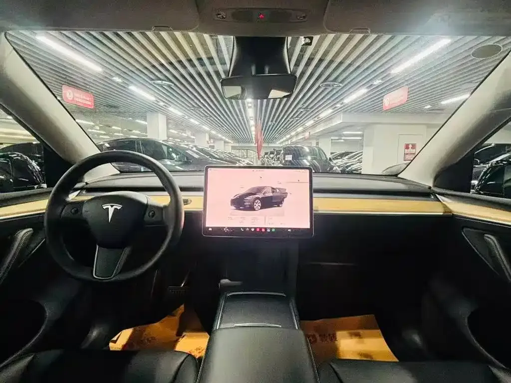 Tesla Model Y — фото 9