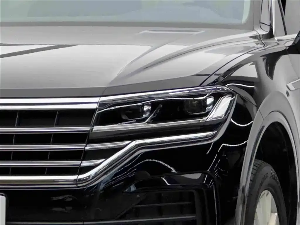 Volkswagen Touareg — фото 7