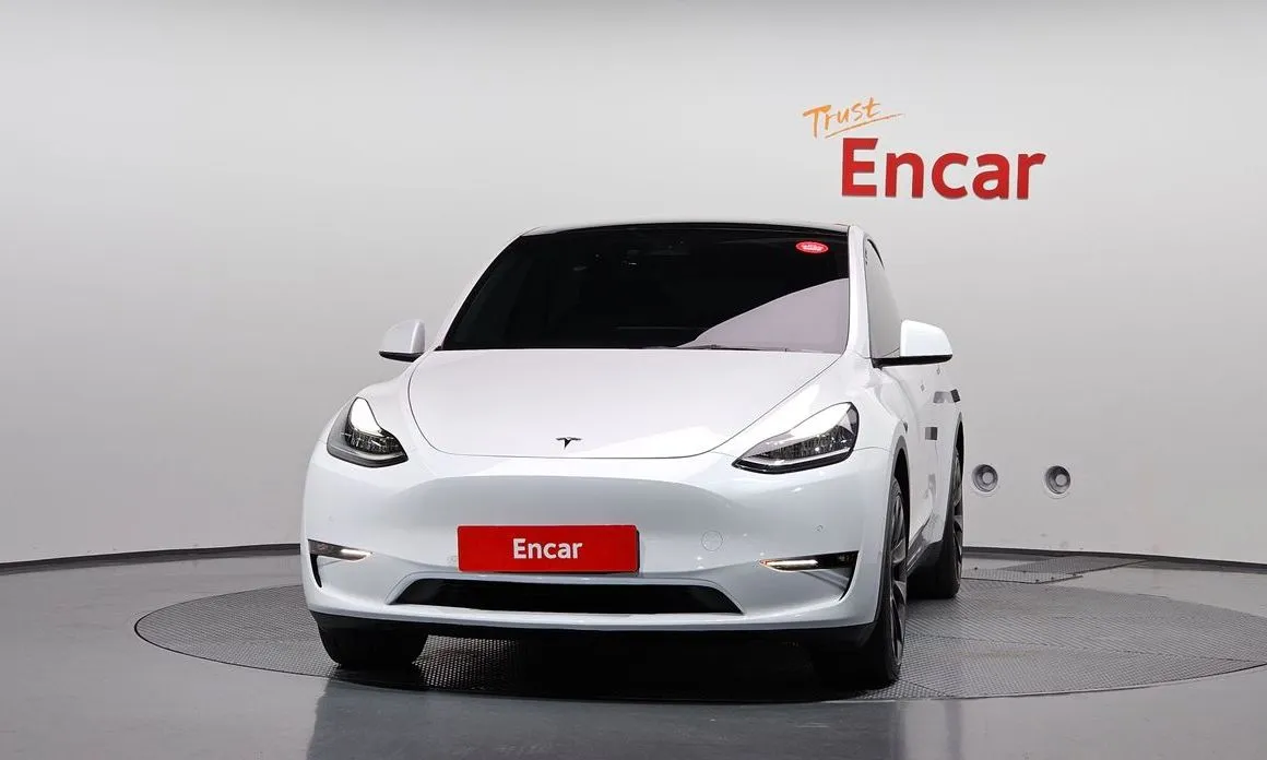 Tesla Model Y — фото 2
