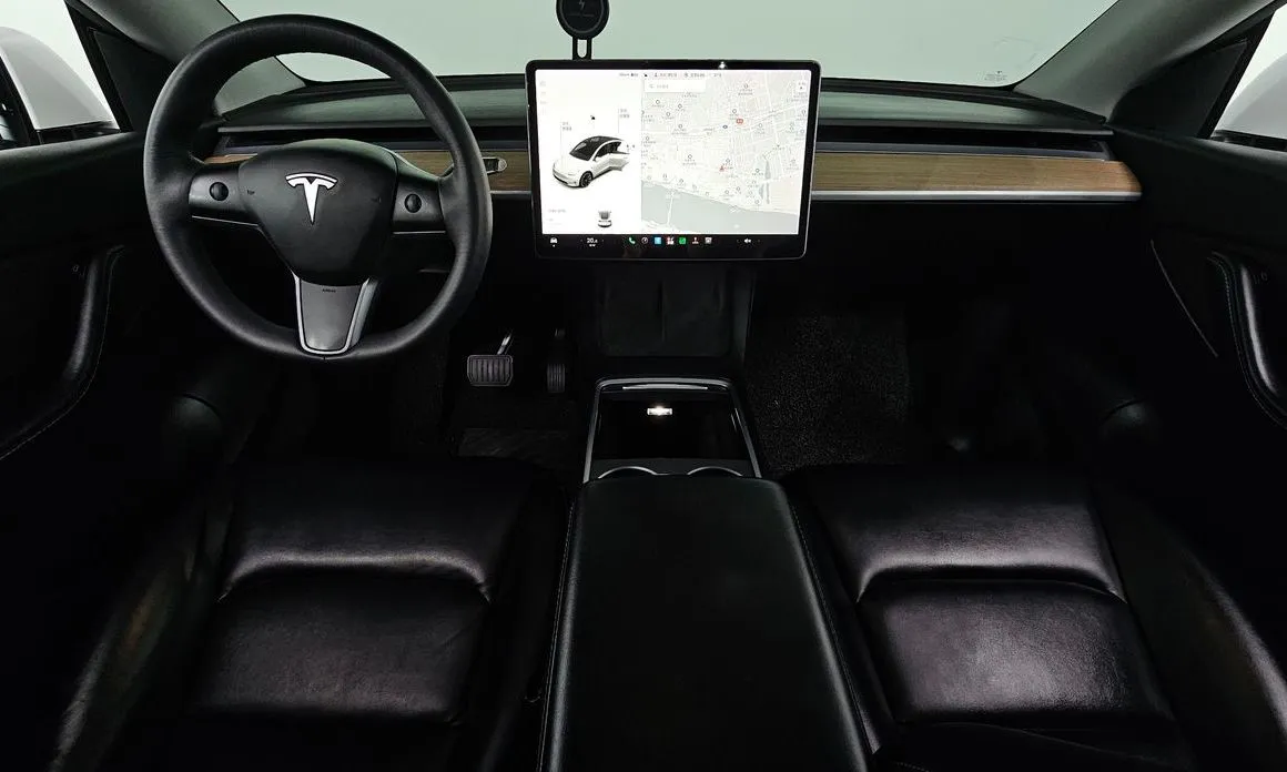 Tesla Model Y — фото 3