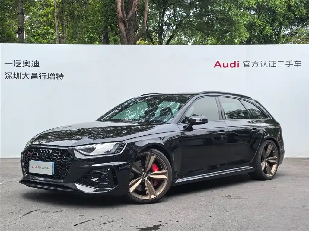 Audi RS 4 — фото 1