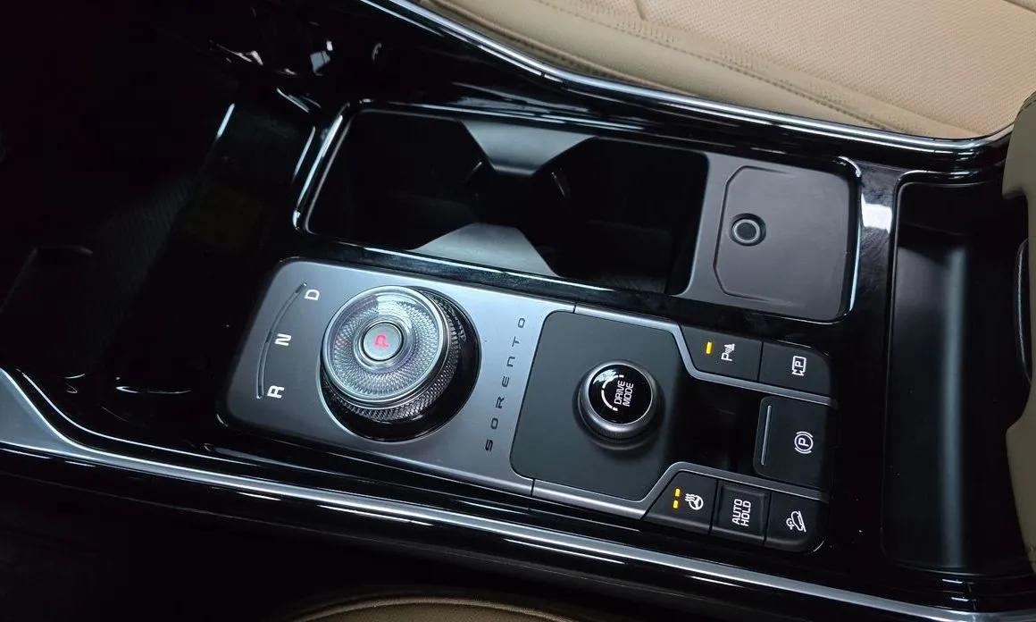 Kia Sorento — фото 6