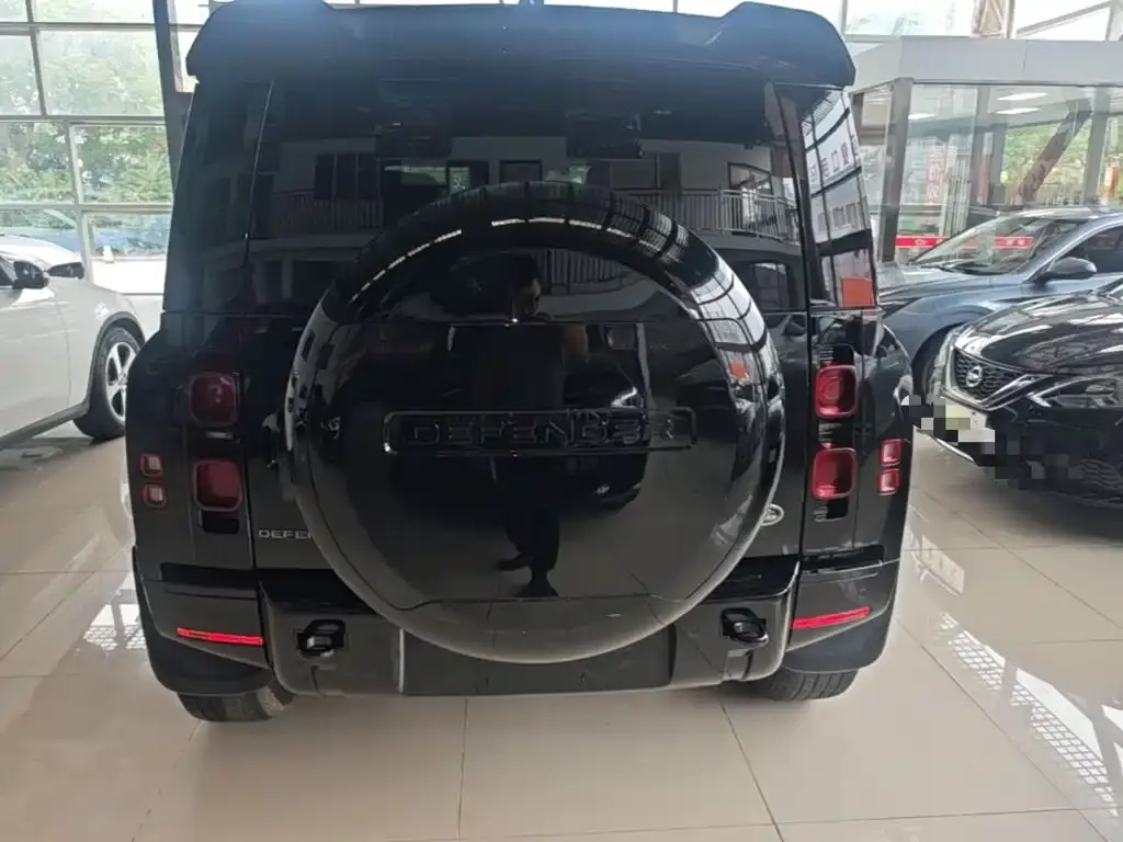 Land Rover Defender — фото 4