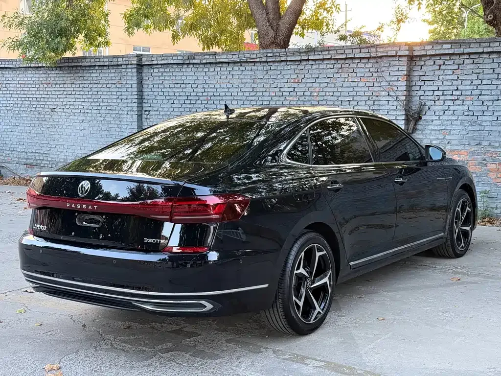 Volkswagen Passat — фото 3