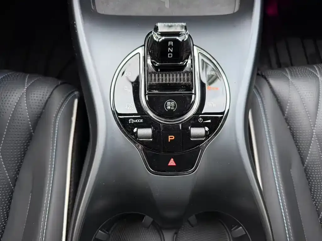 BYD Seal — фото 3