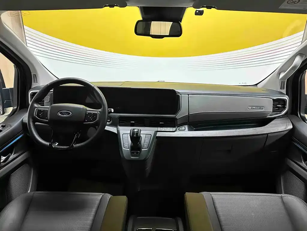 Ford Tourneo — фото 10