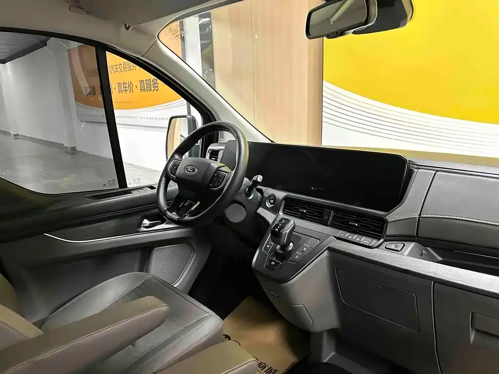 Ford Tourneo — фото 5