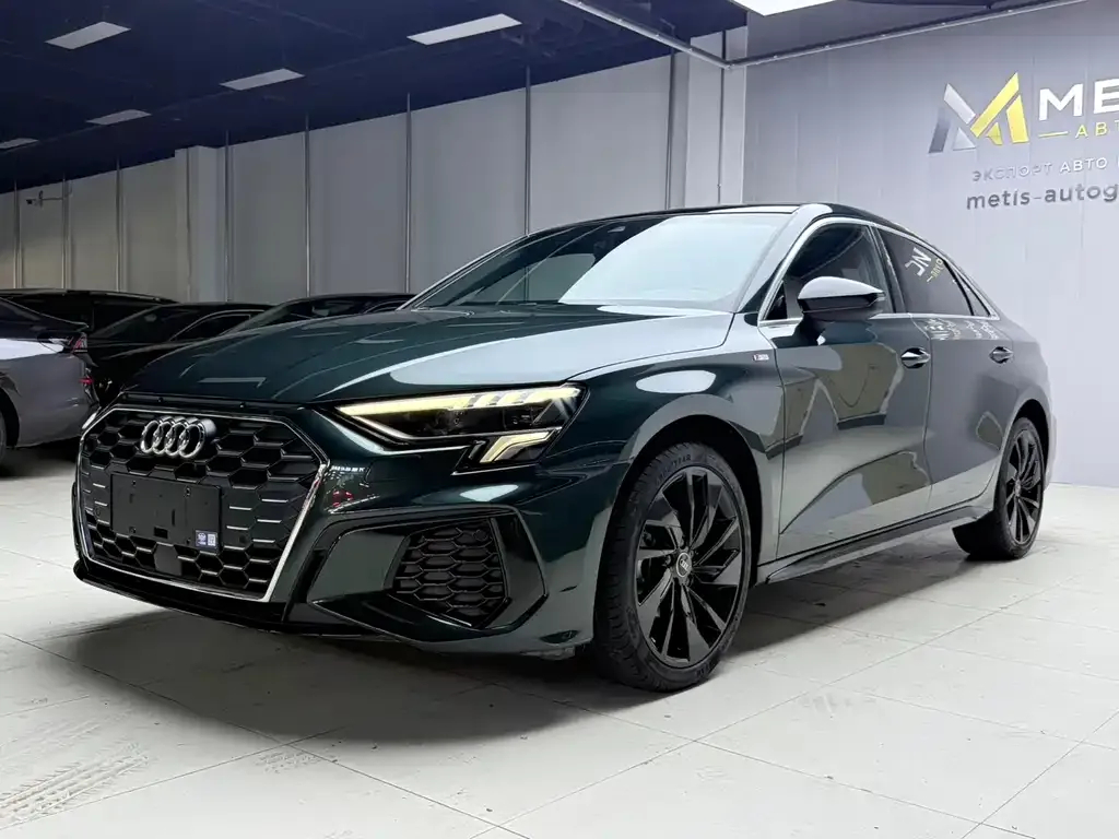 Audi A3 — фото 1