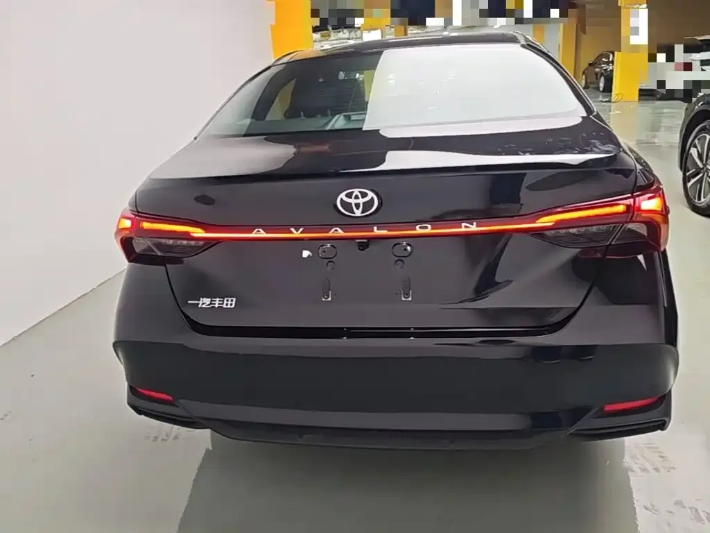 Toyota Avalon — фото 4
