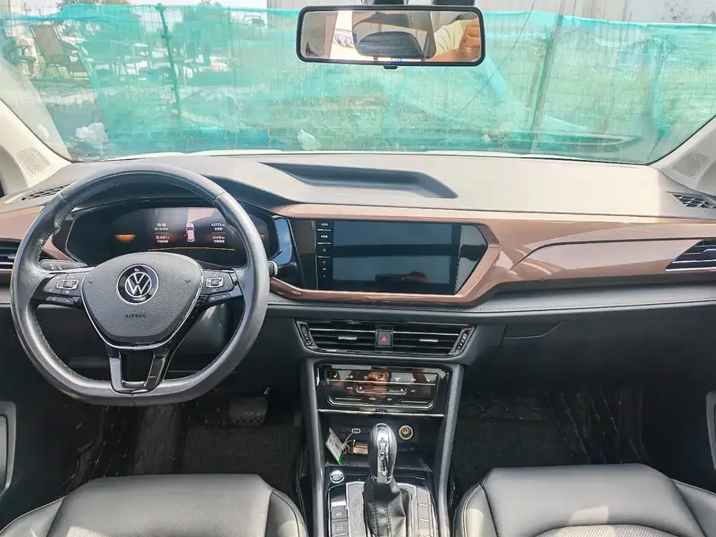 Volkswagen Tharu — фото 3