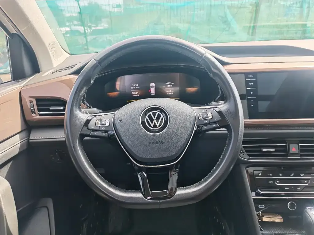 Volkswagen Tharu — фото 10