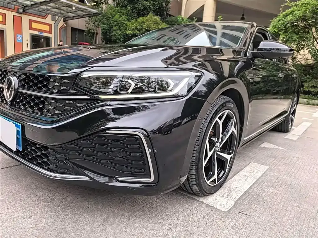 Volkswagen Passat — фото 6