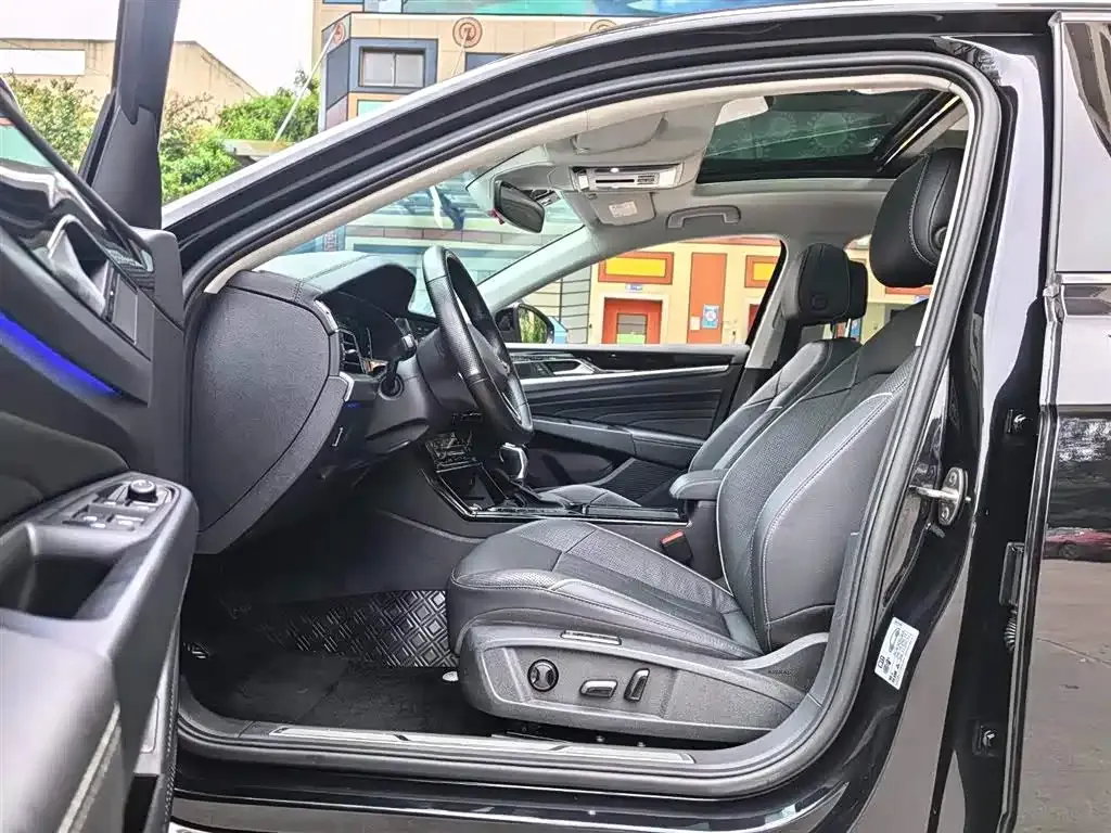 Volkswagen Passat — фото 8