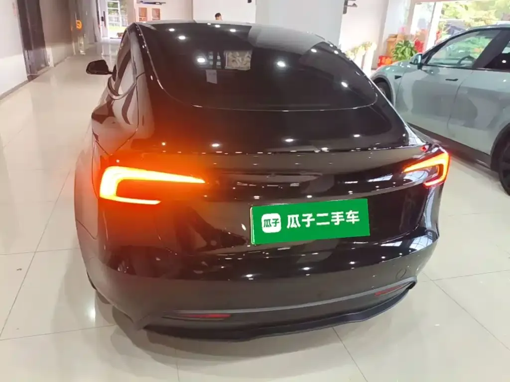Tesla Model 3 — фото 5