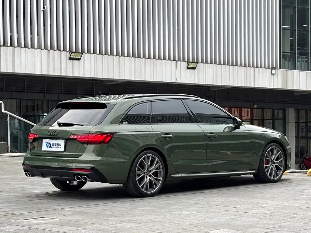 Audi S4 — фото 9