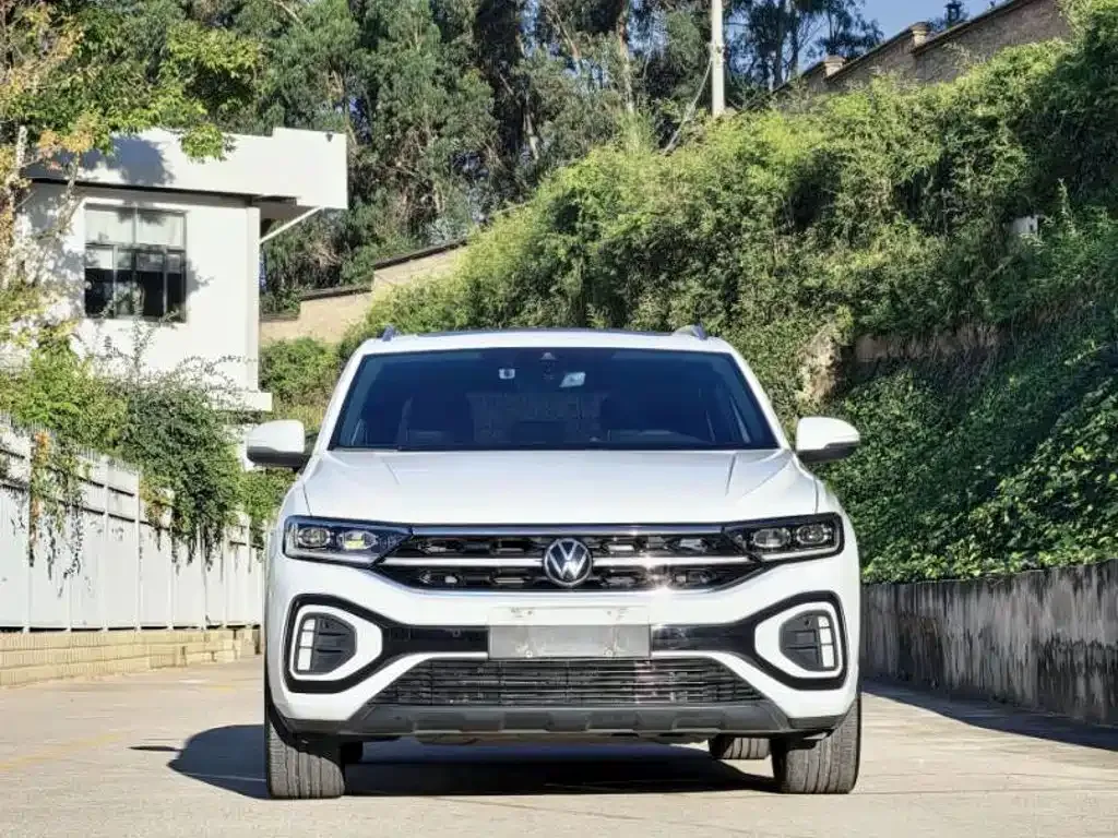 Volkswagen T-Roc — фото 6