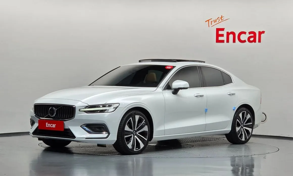 Volvo S60 — фото 1