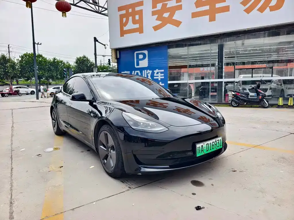 Tesla Model 3 — фото 4