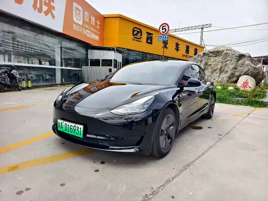 Tesla Model 3 — фото 9