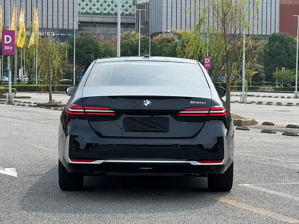 BMW 5 Series — фото 10