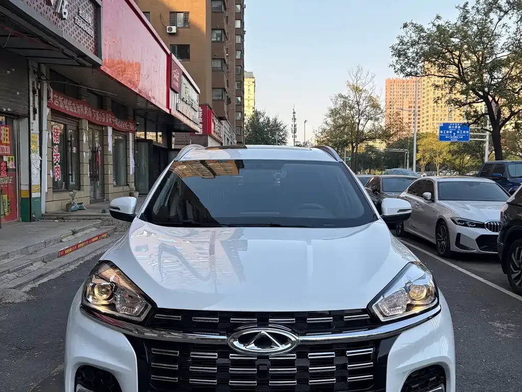 Chery Tiggo 8 — фото 10