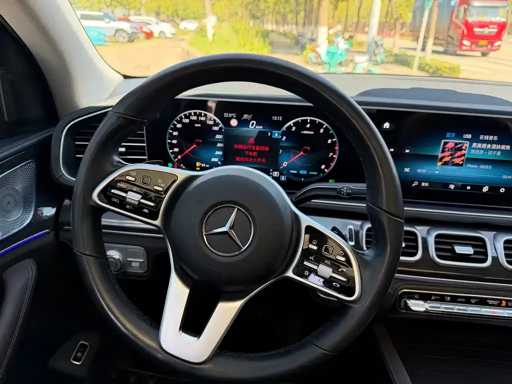 Mercedes-Benz GLS — фото 9