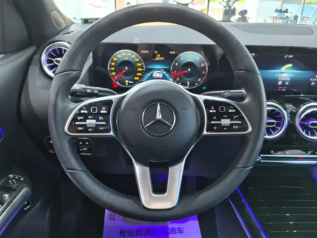 Mercedes-Benz GLA — фото 10