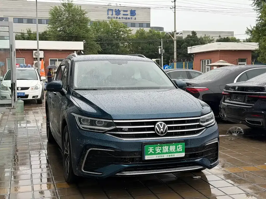 Volkswagen Tiguan L — фото 4