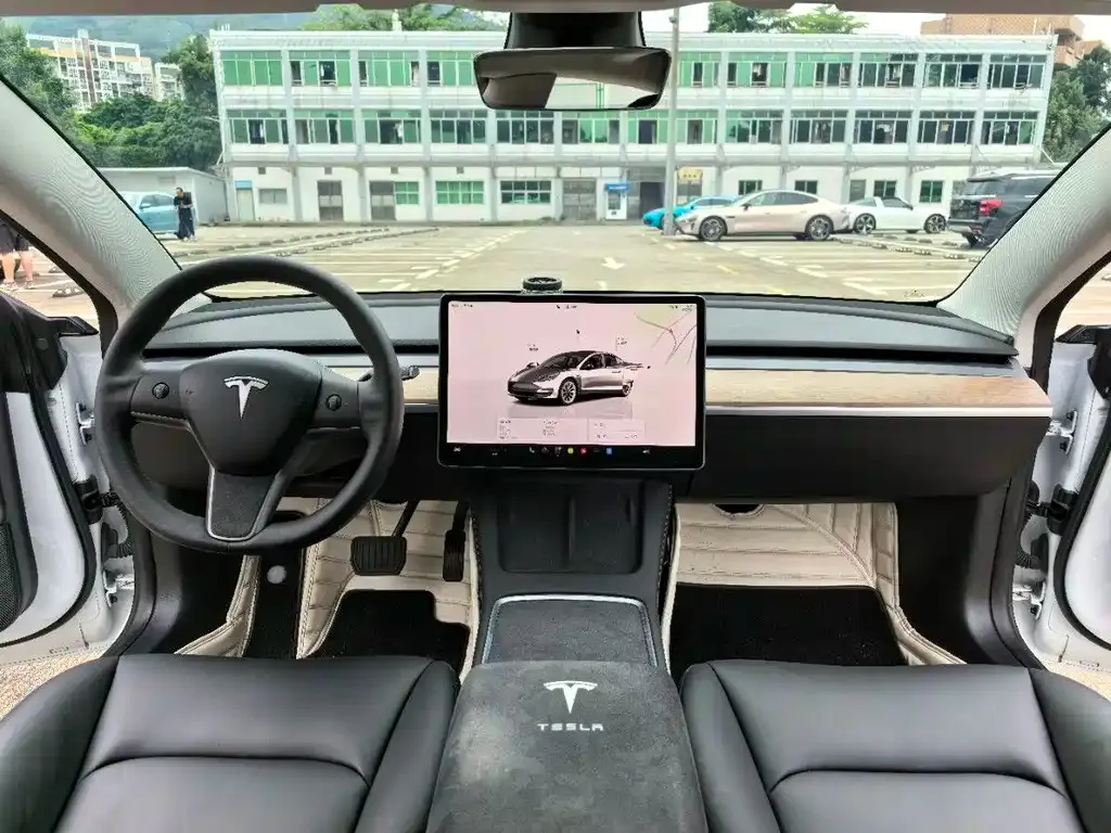 Tesla Model 3 — фото 8