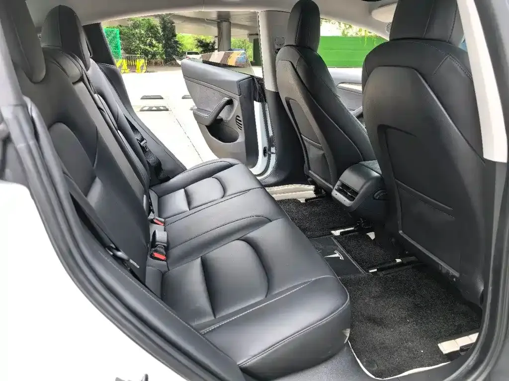 Tesla Model 3 — фото 4