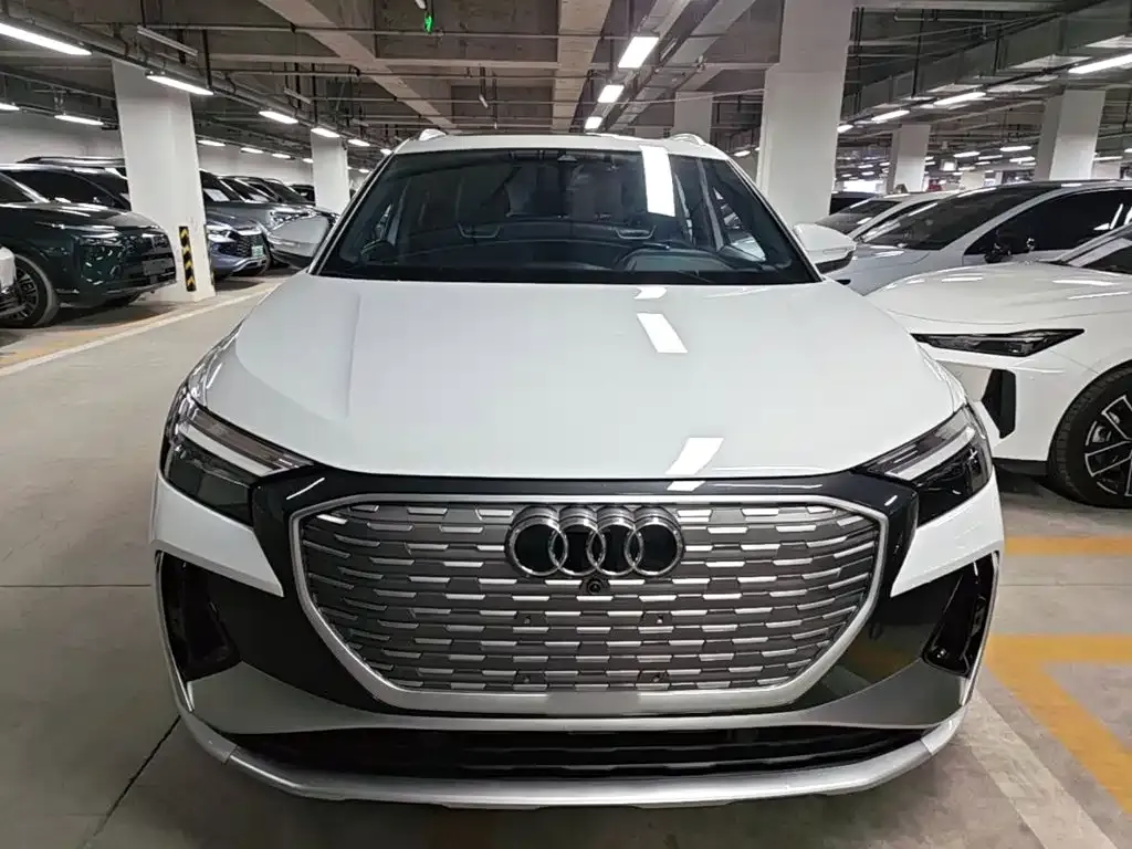 Audi Q4 e-tron — фото 9