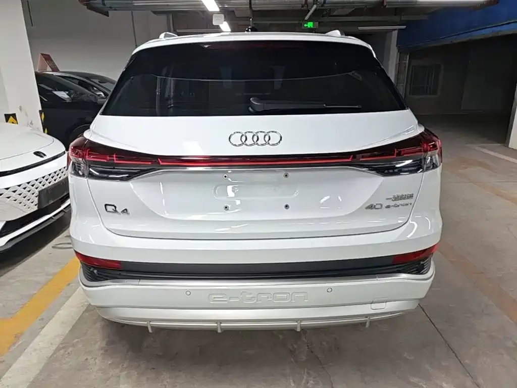 Audi Q4 e-tron — фото 3