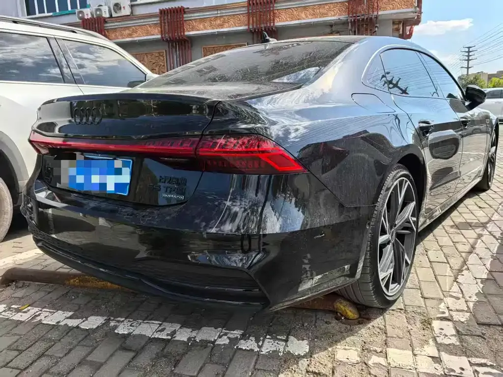 Audi A7L — фото 7