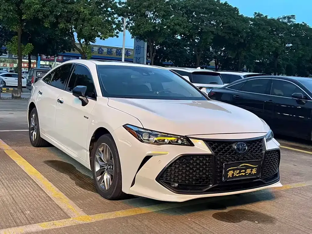Toyota Avalon — фото 10