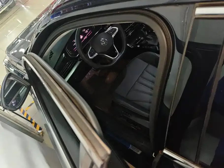 Volkswagen Passat — фото 7