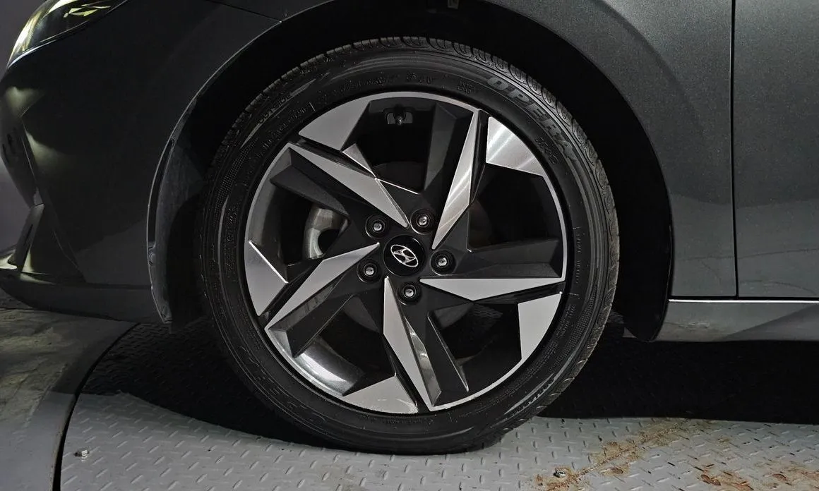 Hyundai AVANTE — фото 9