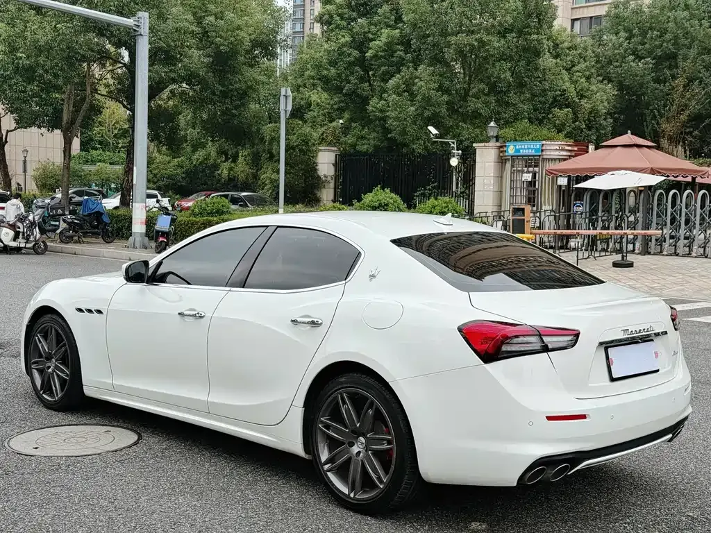 Maserati Ghibli — фото 8